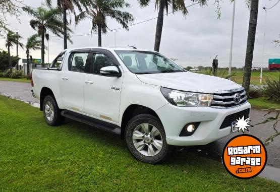 Camionetas - Toyota hilux 2017 Diesel 129000Km - En Venta