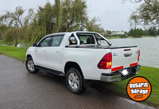 Camionetas - Toyota hilux 2017 Diesel 129000Km - En Venta