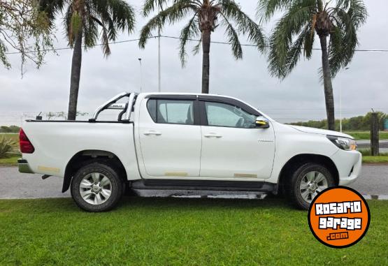 Camionetas - Toyota hilux 2017 Diesel 129000Km - En Venta