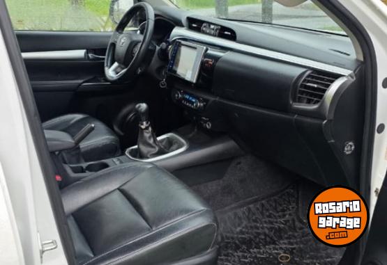 Camionetas - Toyota hilux 2017 Diesel 129000Km - En Venta