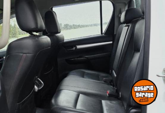 Camionetas - Toyota hilux 2017 Diesel 129000Km - En Venta