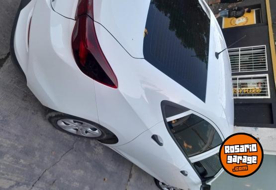 Autos - Chevrolet Onix plus 1.2 2023 GNC 63900Km - En Venta