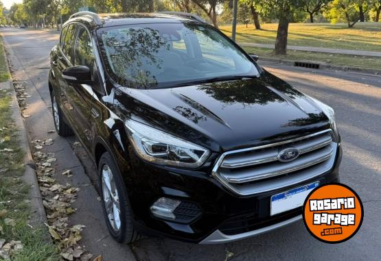 Autos - Ford Kuga TItanium 4WD 2019 Nafta 95800Km - En Venta