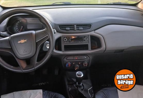 Autos - Chevrolet Onix joy 2017 Nafta 90000Km - En Venta