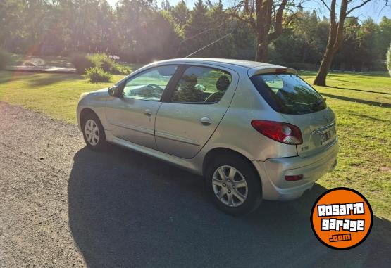 Autos - Peugeot 207 2014 Nafta 180000Km - En Venta