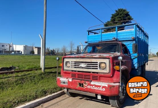 Camiones y Grúas - Chevrolet 714 - En Venta