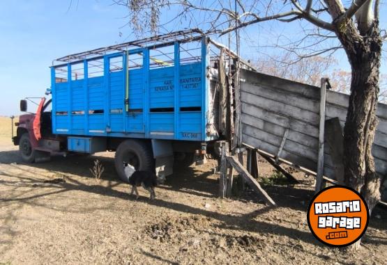 Camiones y Grúas - Chevrolet 714 - En Venta
