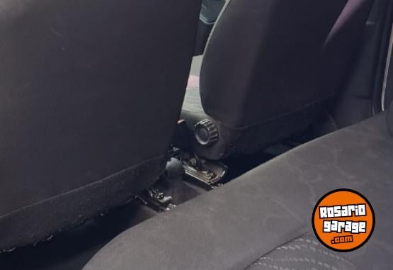 Autos - Renault RENAULT LOGAN 1.6N 8V 2013 GNC 198000Km - En Venta