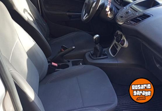 Autos - Ford Fiesta kinetic 2017 Nafta 115000Km - En Venta