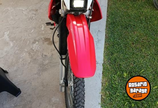 Motos - Honda Tornado 250 2017 Nafta 2036Km - En Venta