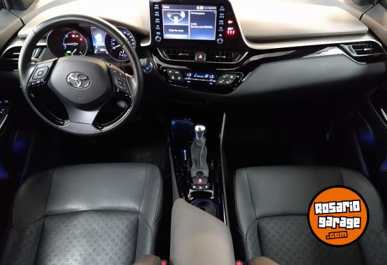 Autos - Toyota C-HR 1.8 SEG 2022 Electrico / Hibrido 88000Km - En Venta