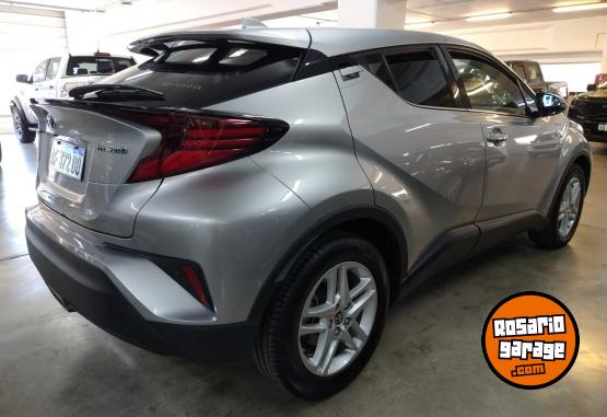 Autos - Toyota C-HR 1.8 SEG 2022 Electrico / Hibrido 88000Km - En Venta