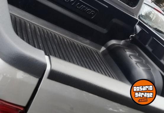 Camionetas - Toyota HILUX SR 2024 Diesel 20000Km - En Venta