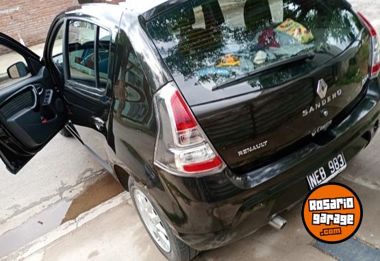 Autos - Renault Sandero Privilege Nav 2013 Nafta 140000Km - En Venta