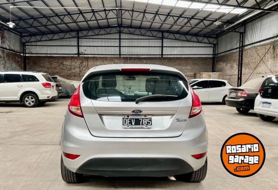 Autos - Ford Fiesta 2014 Nafta 180000Km - En Venta