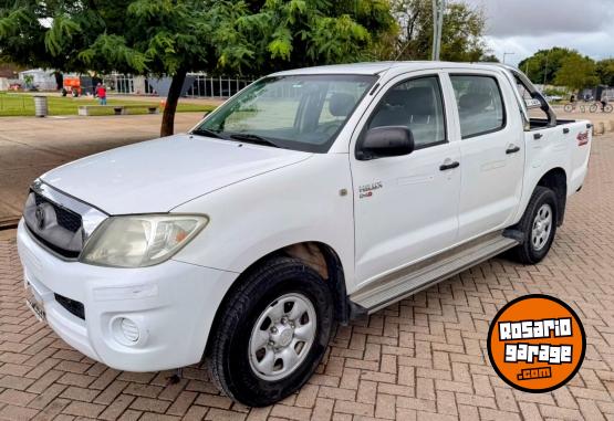 Camionetas - Toyota HILUX DX PACK 2.5 TD 2010 Diesel 200000Km - En Venta