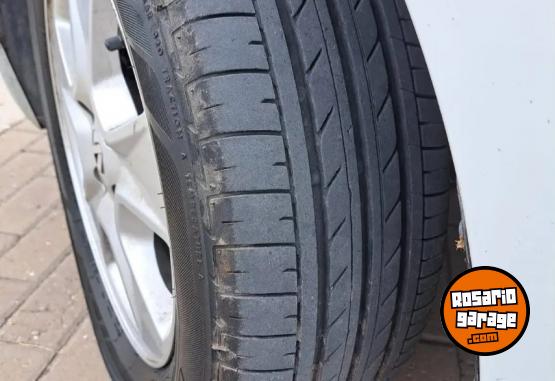 Autos - Renault Logan Privilege Plus 2018 GNC 108000Km - En Venta