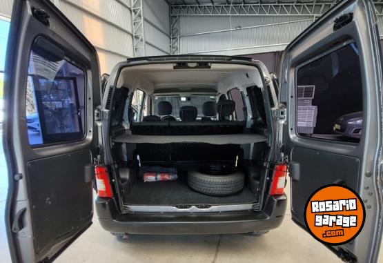 Utilitarios - Peugeot PATNER PATAGONICA 2021 GNC 134500Km - En Venta