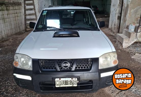 Utilitarios - Nissan NP 300 2012 Diesel 180000Km - En Venta