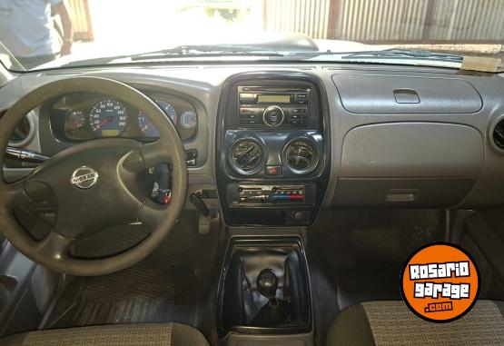 Utilitarios - Nissan NP 300 2012 Diesel 180000Km - En Venta