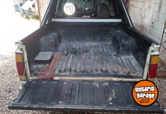 Utilitarios - Nissan NP 300 2012 Diesel 180000Km - En Venta