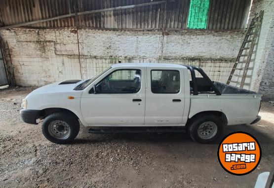 Utilitarios - Nissan NP 300 2012 Diesel 180000Km - En Venta