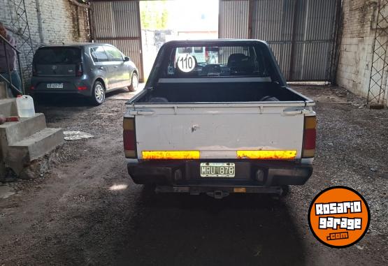 Utilitarios - Nissan NP 300 2012 Diesel 180000Km - En Venta