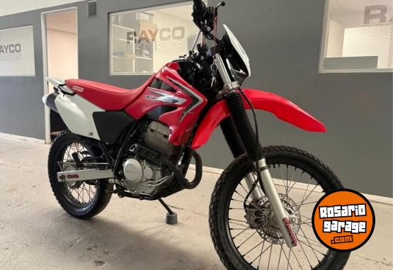 Motos - Honda TORNADO 250 2014 Nafta 20000Km - En Venta