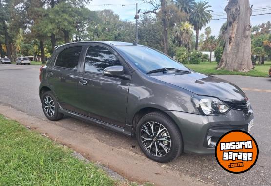 Autos - Toyota Etios 2023 Nafta 9853Km - En Venta