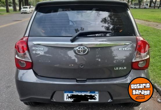 Autos - Toyota Etios 2023 Nafta 9853Km - En Venta