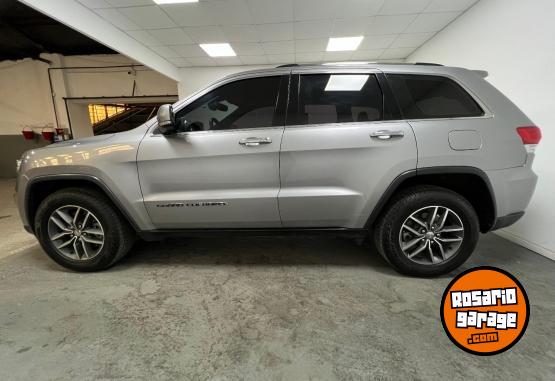 Camionetas - Chrysler JEEP GRAND CHEROKEE LIMIT 2017 Nafta 117664Km - En Venta