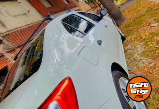 Autos - Renault Logan life 2020 Nafta 140000Km - En Venta