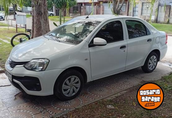 Autos - Toyota Etios 2017 GNC 70600Km - En Venta