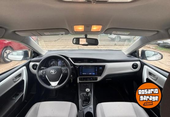 Autos - Toyota Corolla XEi 1.8 MT 2017 Nafta 130000Km - En Venta