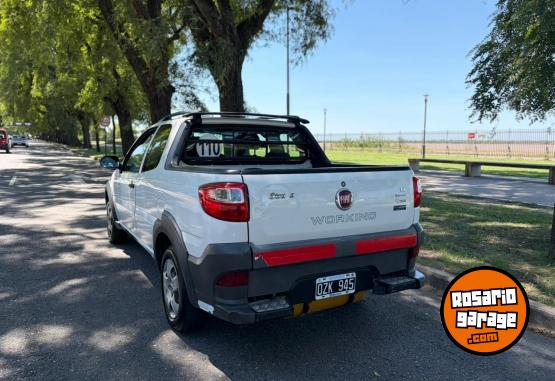 Camionetas - Fiat STRADA WORKING GNC 2015 GNC 240000Km - En Venta