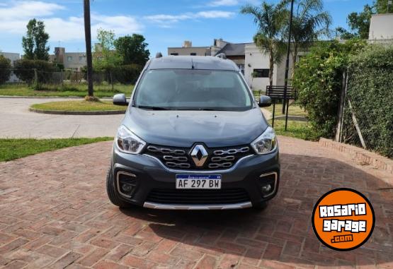Utilitarios - Renault Kangoo stepway 2022 Diesel 110000Km - En Venta