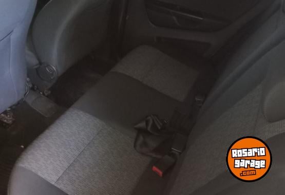 Autos - Volkswagen Fox 5 puertas highline 2014 Nafta 169000Km - En Venta