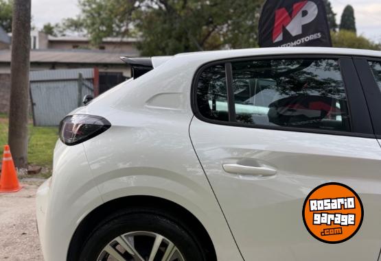 Autos - Peugeot 208 feline 2022 Nafta 28000Km - En Venta