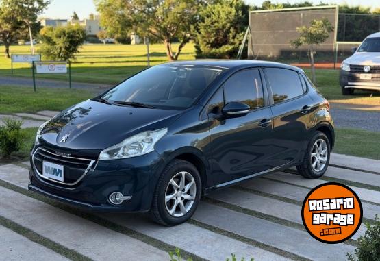 Autos - Peugeot 208 Allure Touchscreen 2015 Nafta 100000Km - En Venta