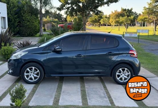 Autos - Peugeot 208 Allure Touchscreen 2015 Nafta 100000Km - En Venta
