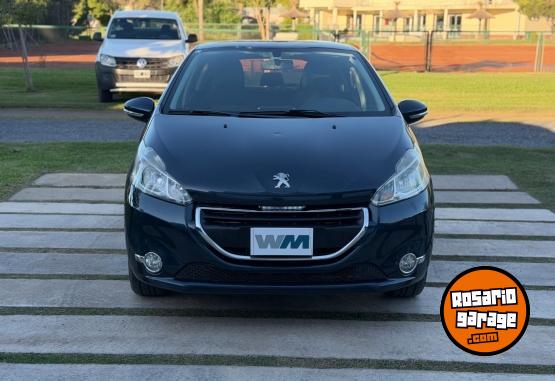 Autos - Peugeot 208 Allure Touchscreen 2015 Nafta 100000Km - En Venta