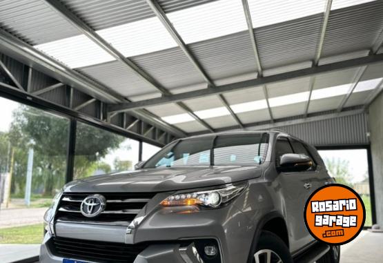 Camionetas - Toyota SW4 SRX 2019 Diesel 146000Km - En Venta