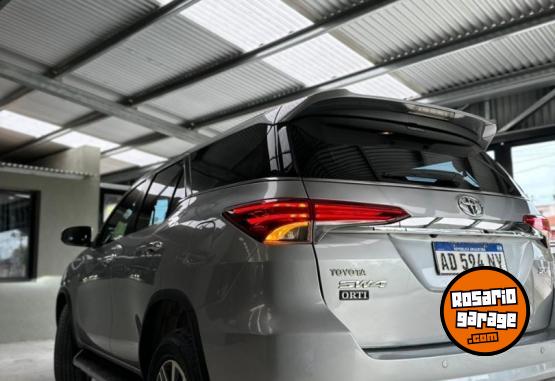 Camionetas - Toyota SW4 SRX 2019 Diesel 146000Km - En Venta