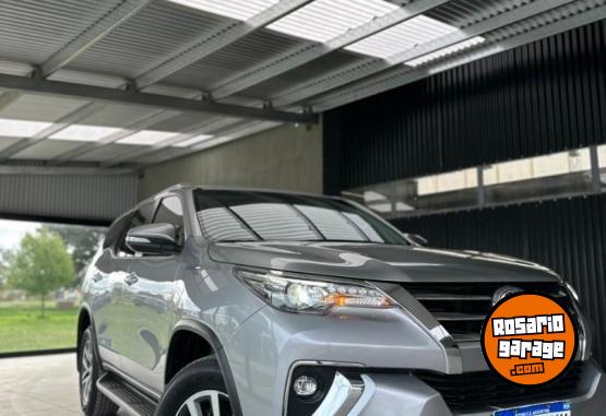 Camionetas - Toyota SW4 SRX 2019 Diesel 146000Km - En Venta