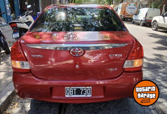 Autos - Toyota ETIOS XLS 2014 Nafta 133000Km - En Venta