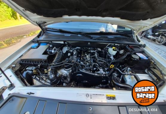 Camionetas - Volkswagen AMAROK HIGHLINE 4X4 AT 2017 Diesel 230000Km - En Venta