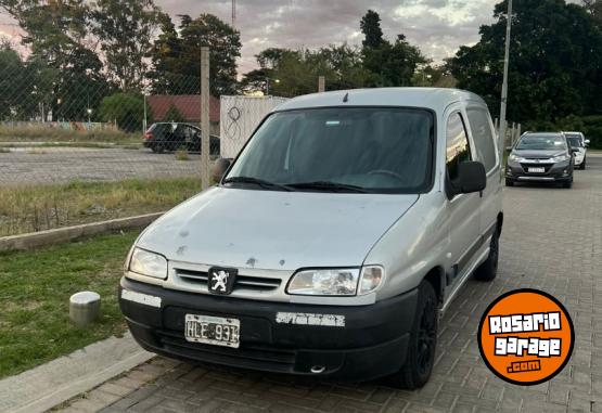 Utilitarios - Peugeot Partner 2008 Diesel 244000Km - En Venta