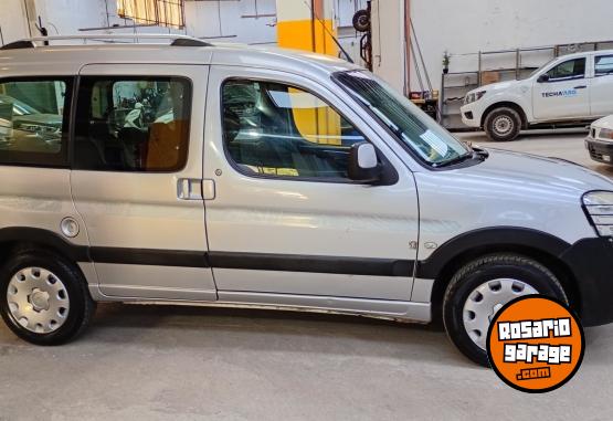 Utilitarios - Peugeot Partner Patagonica HDI 2010 Diesel 220000Km - En Venta