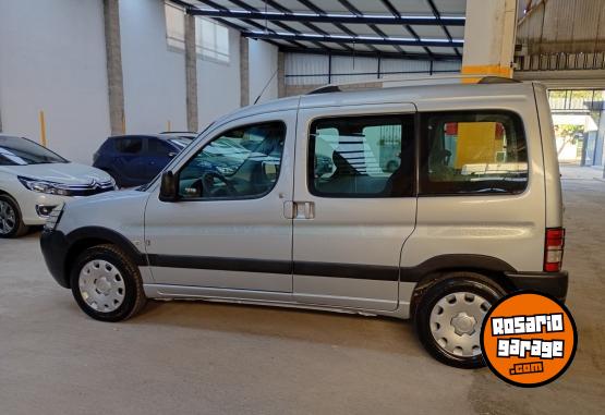 Utilitarios - Peugeot Partner Patagonica HDI 2010 Diesel 220000Km - En Venta