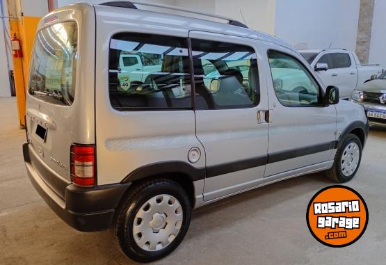 Utilitarios - Peugeot Partner Patagonica HDI 2010 Diesel 220000Km - En Venta